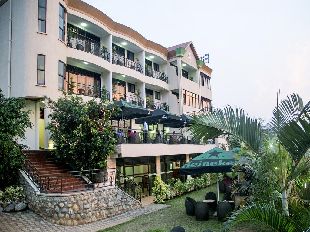 Outside View - Five to Five Hotel
